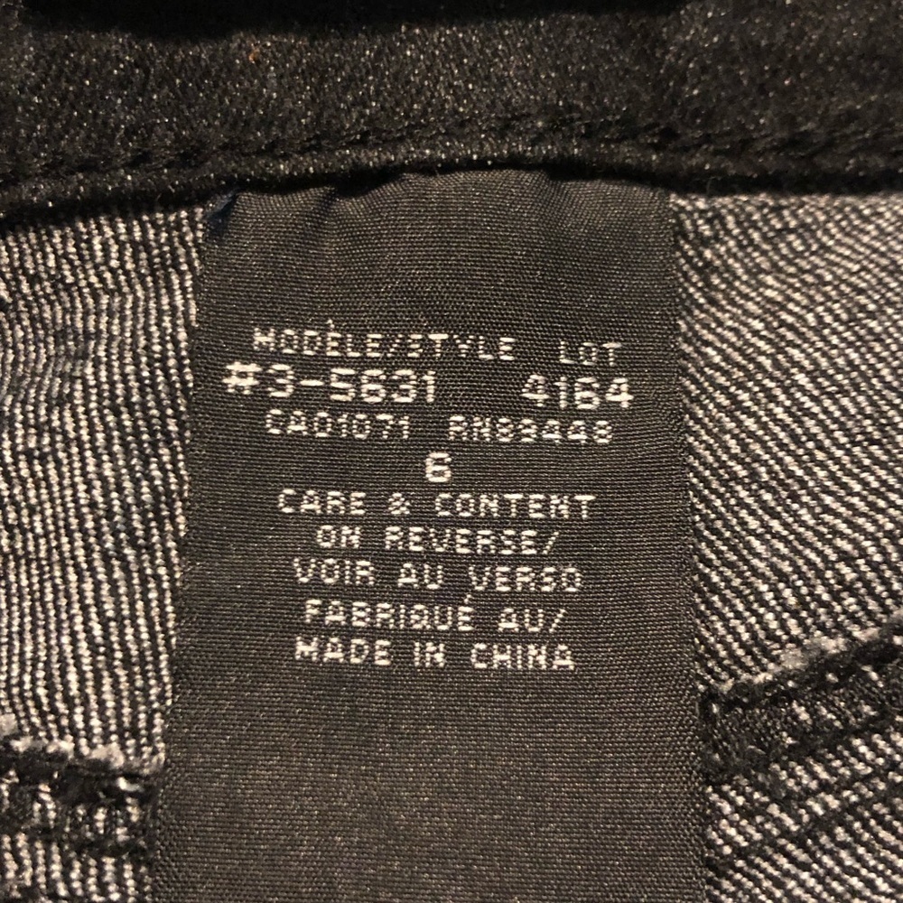 Simon Chang Black High Rise denim - Picture 5 of 7